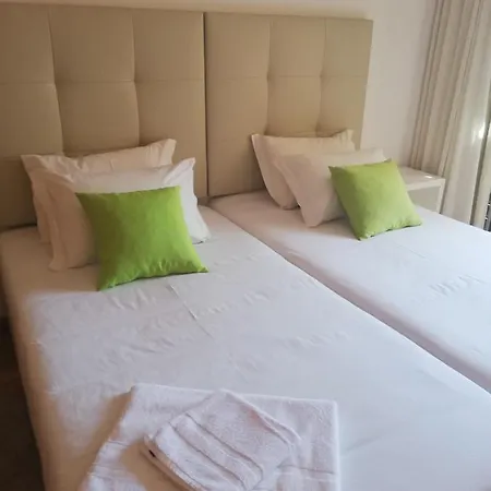 V2 Aa * Olhos de Agua (Albufeira)